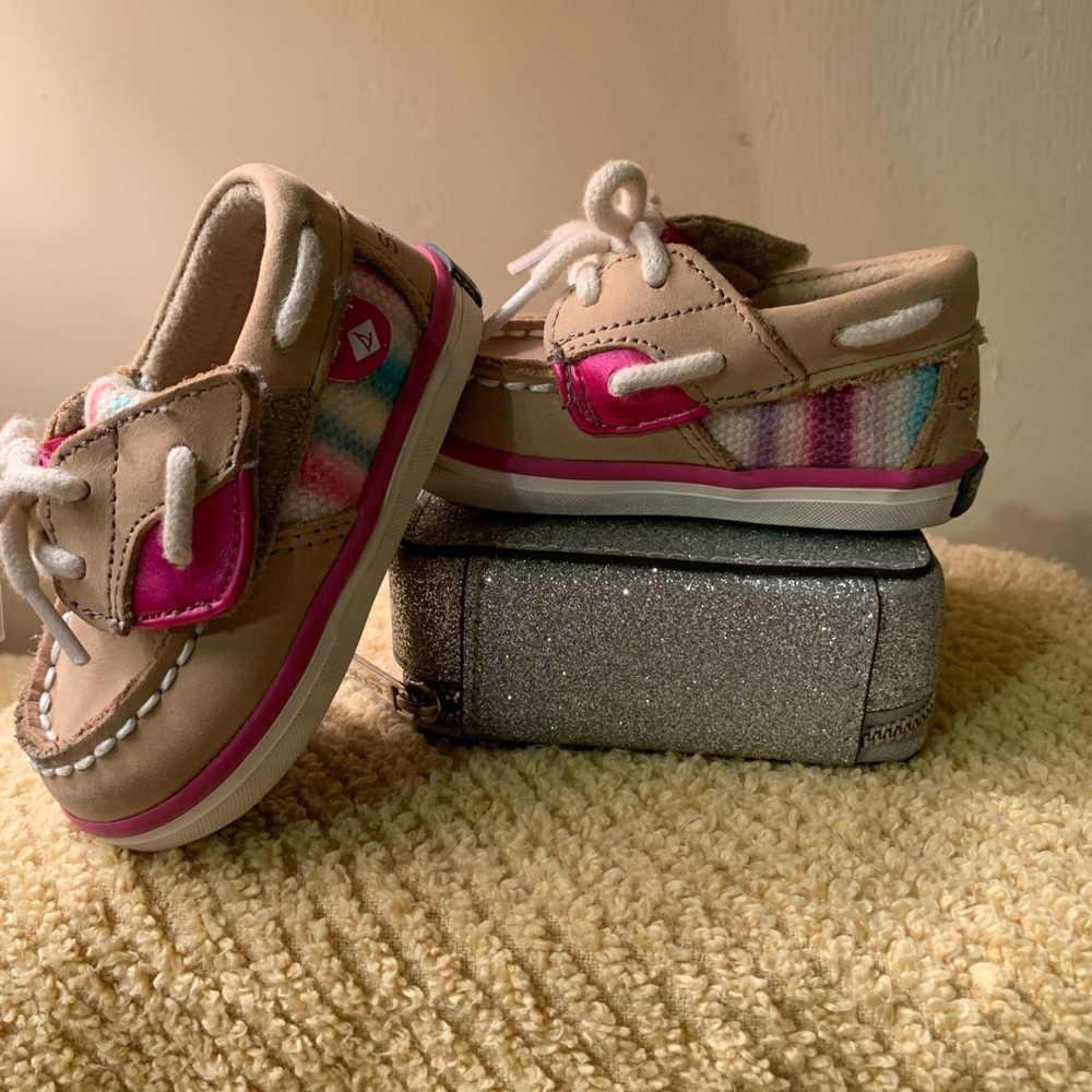 Shoes - Picture 4 of 4